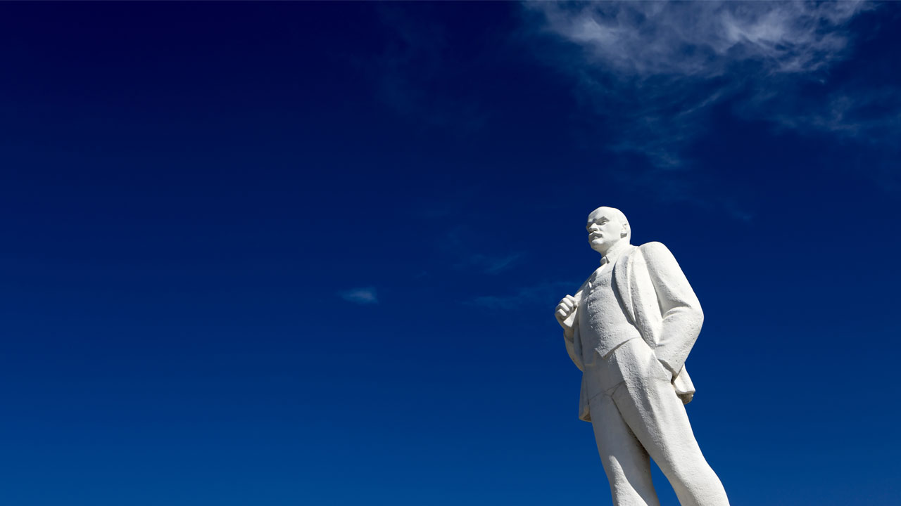 Statue of Vladimir Lenin 2a